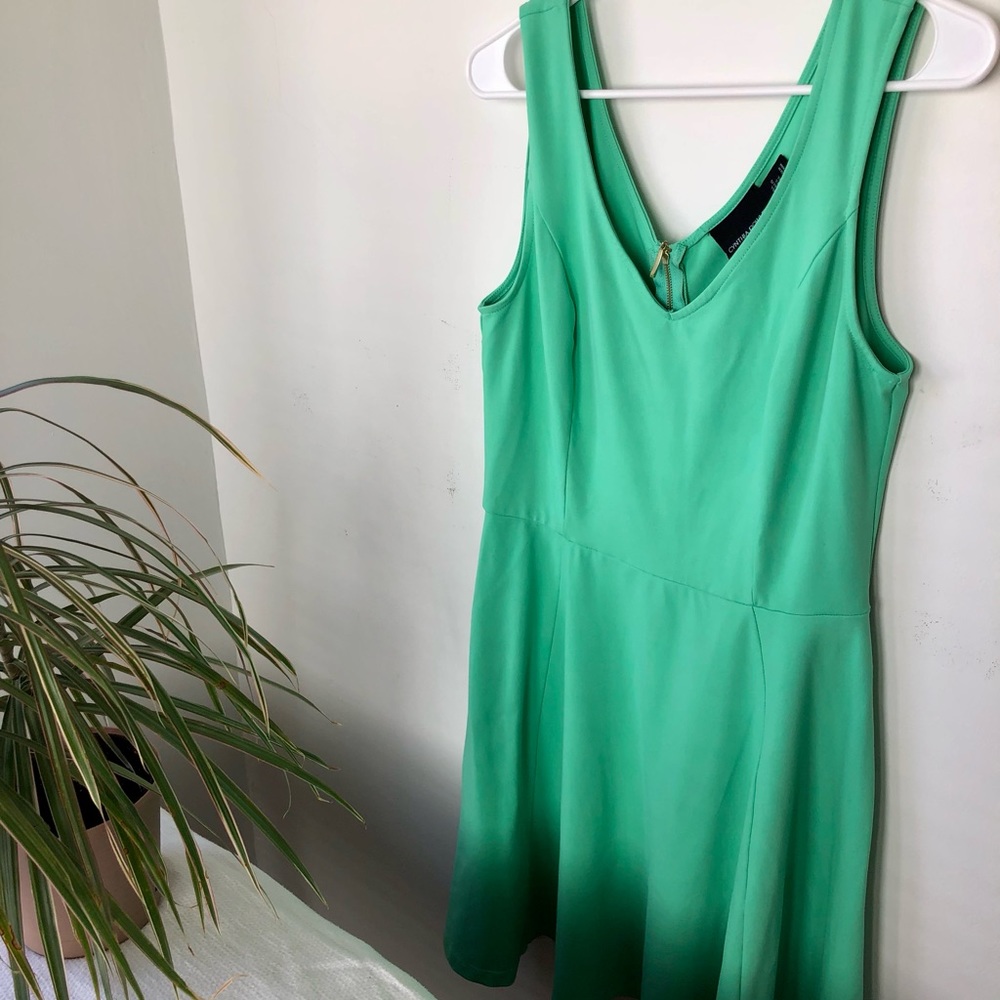 🌿 Cynthia Rowley Green Sleeveless Dress